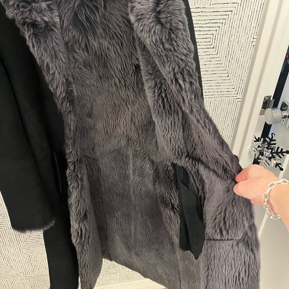 Luxurious Hooded Shearling -Genuine Vintage - Picture 11 of 16